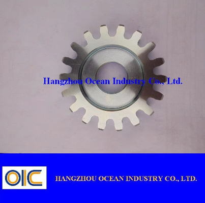 China Equipamento galvanizado para porta deslizante com 20 mm de inclinação e 10 mm de dente para módulo M4 fornecedor