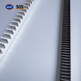Racks de engrenagem de perfil reto DIN 6 Precisão 1000mm comprimento para transmissões de engrenagem suave fornecedor
